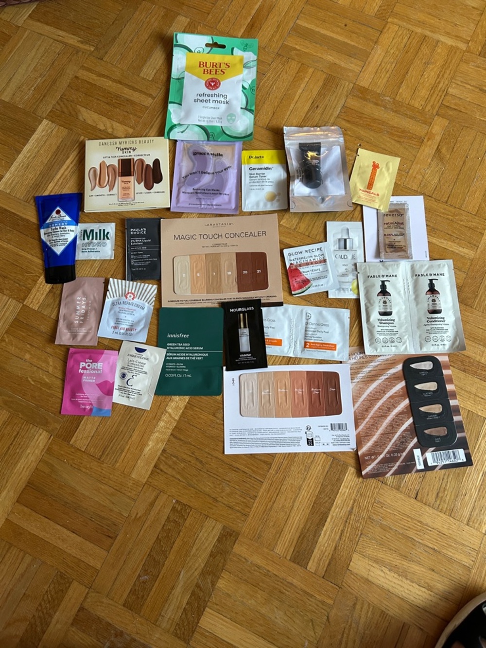 Assorted Skincare & Makeup Samples - Neutral/Tan Shades Sanples